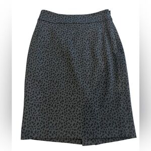 Tahari Black and Gray Leopard Print Fully Lined Flat Front Pencil Skirt Size 8